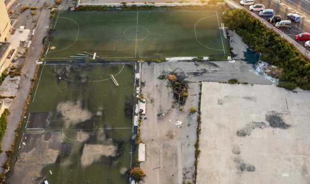 Bari, quello storico centro sportivo ai piedi del Faro: ora  una discarica a cielo aperto